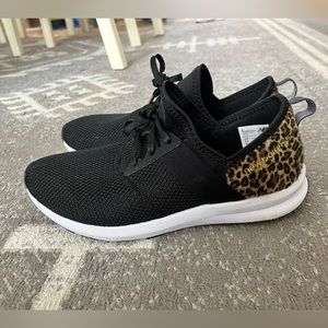 New Balance Woman’s sneakers size 8.5 Fuel Core Nergize